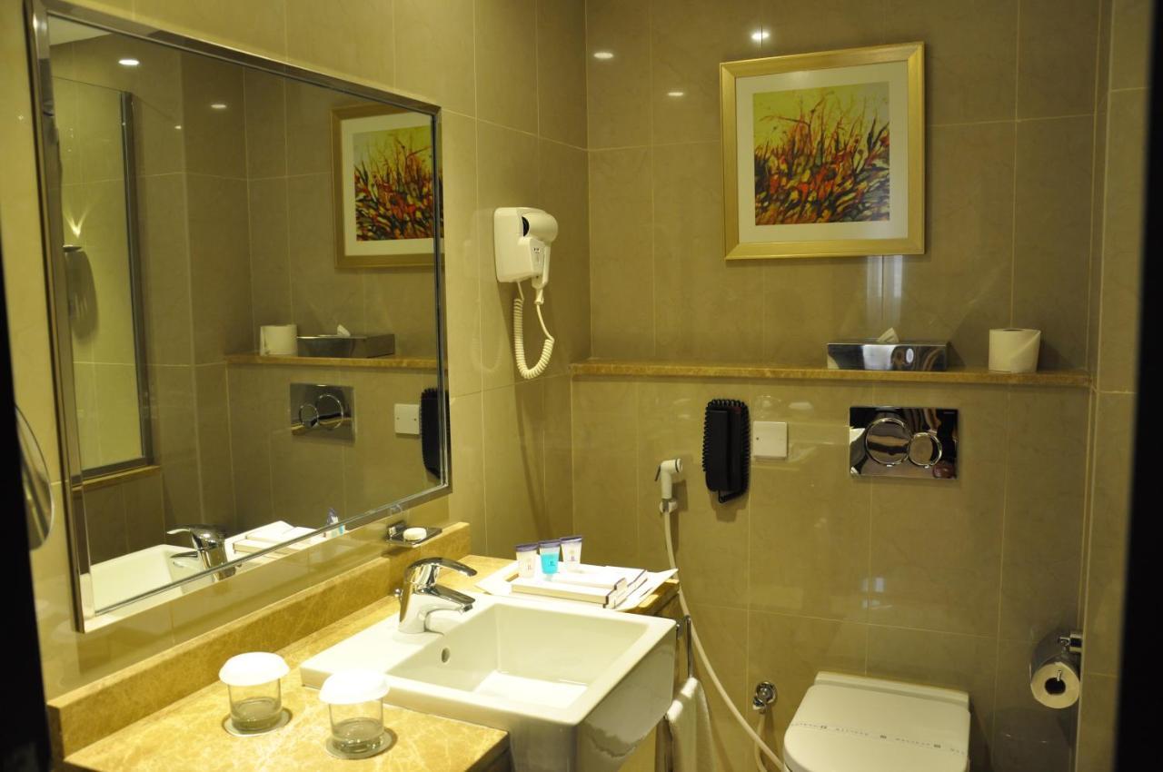 Lavender Hotel Al Nahda Дубай Екстериор снимка