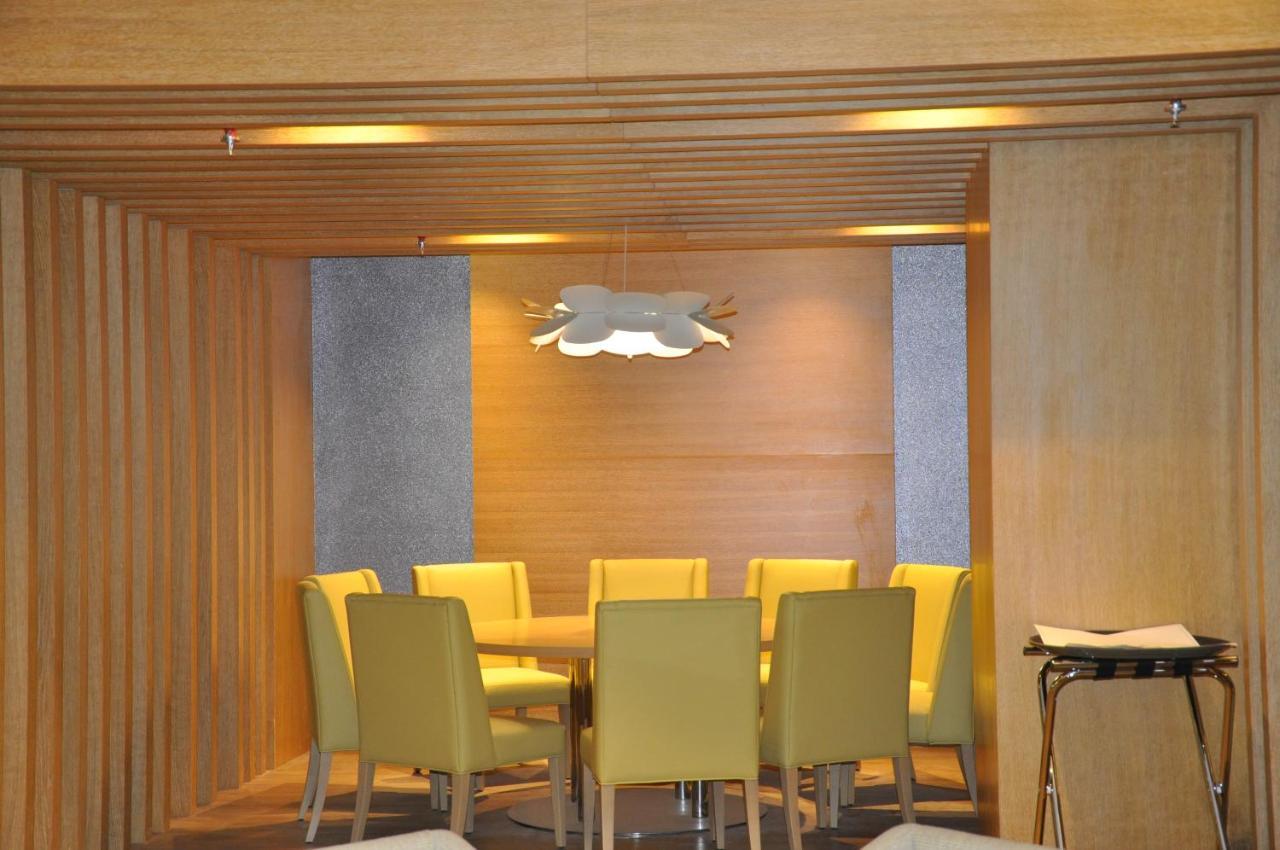 Lavender Hotel Al Nahda Дубай Екстериор снимка
