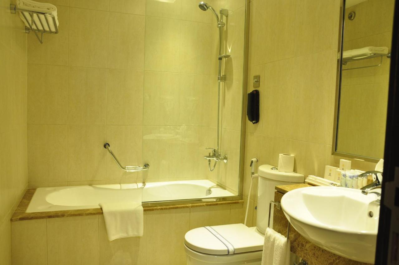 Lavender Hotel Al Nahda Дубай Екстериор снимка